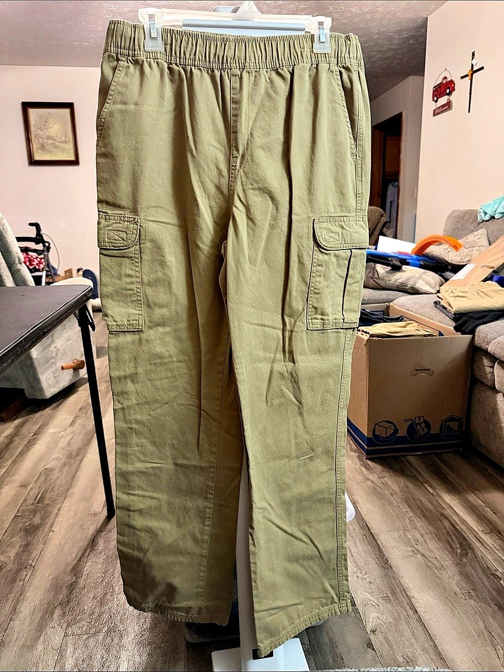 Children’s Place Cargo Pants in Green Boys 18 Husky